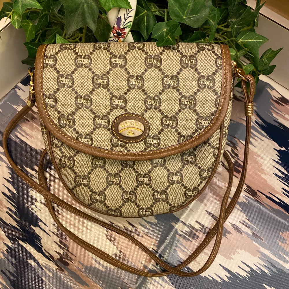 Gucci GG Mini Cream and Brown Crossbody Bag with Iconic Design